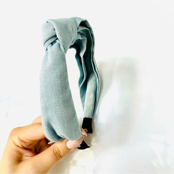 3/$20 NEW ANTHROPOLOGIE Baby Blue Fabric Knot Bow Headband Hair Piece Barbiecore - Picture 6 of 10